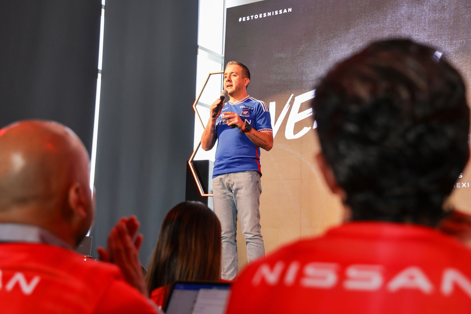 Nissan Gallery