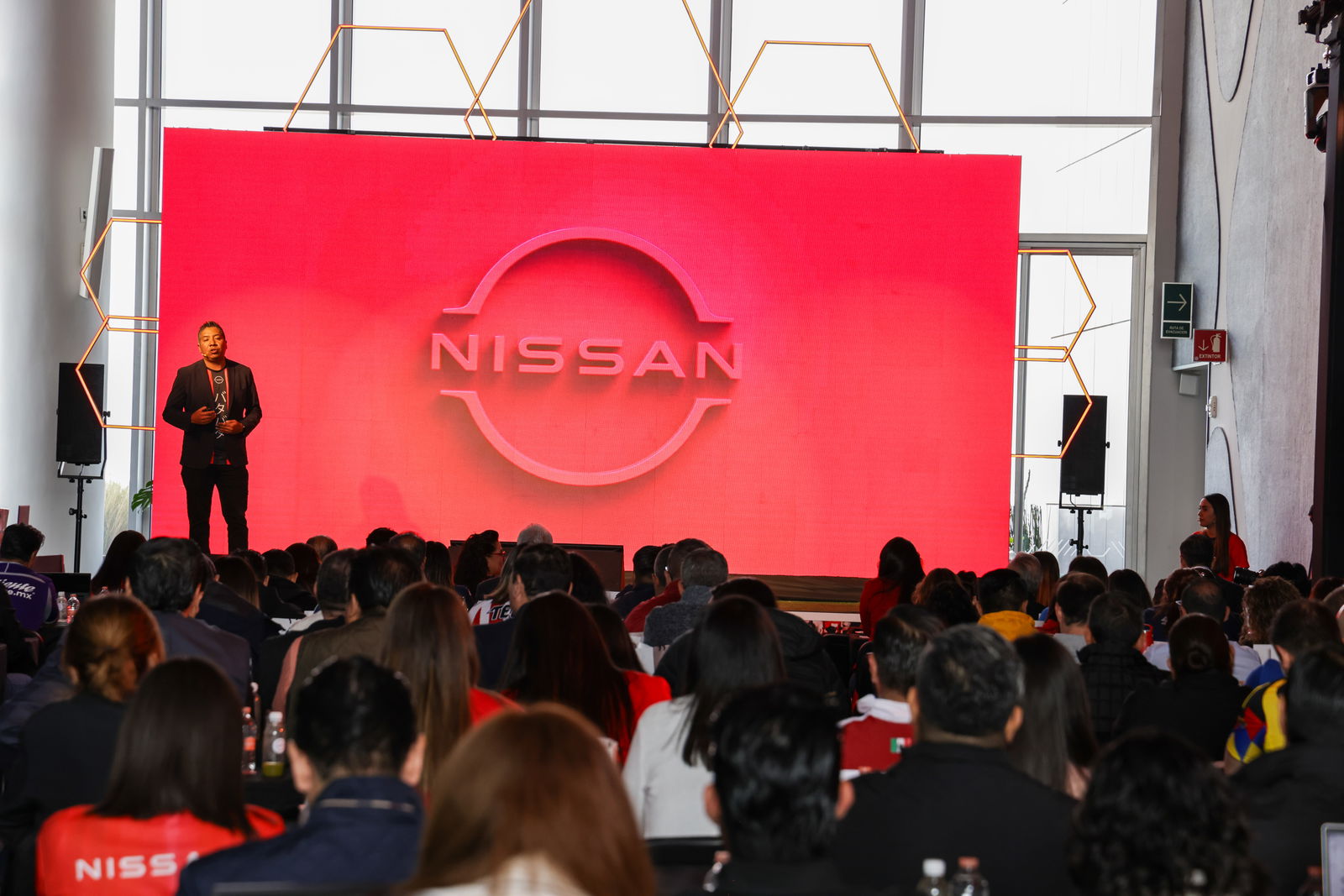 Nissan Gallery