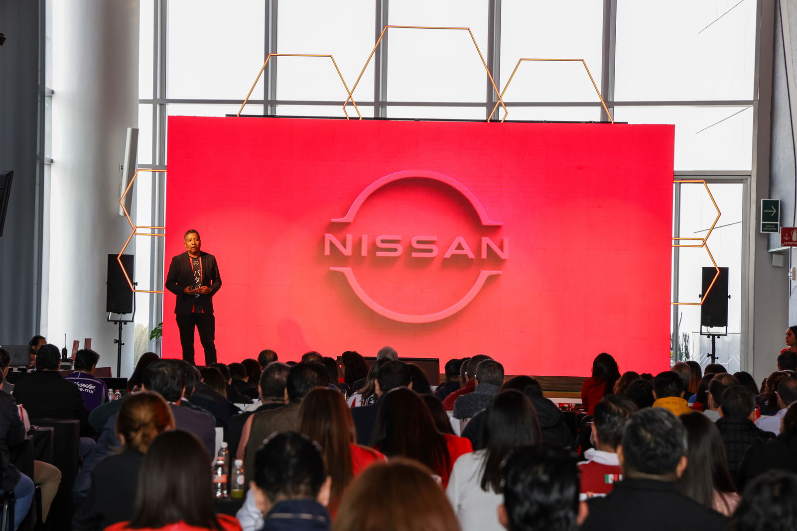 Nissan Gallery