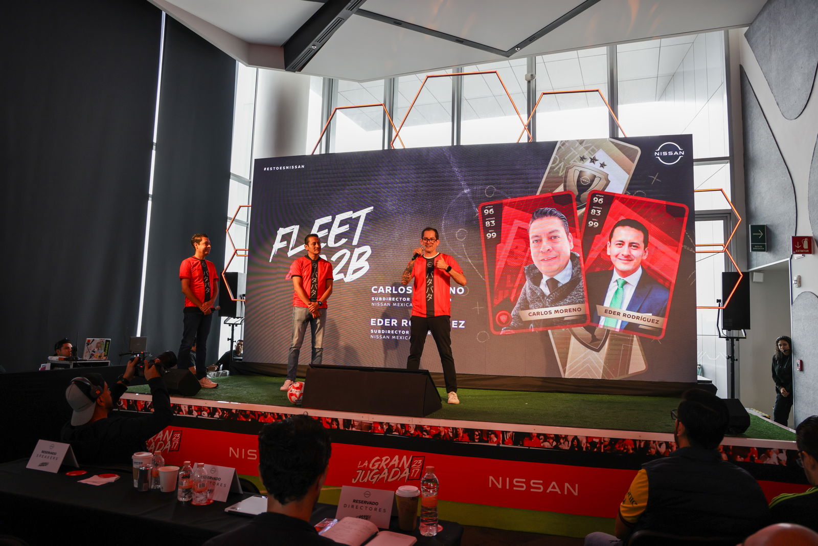 Nissan Gallery