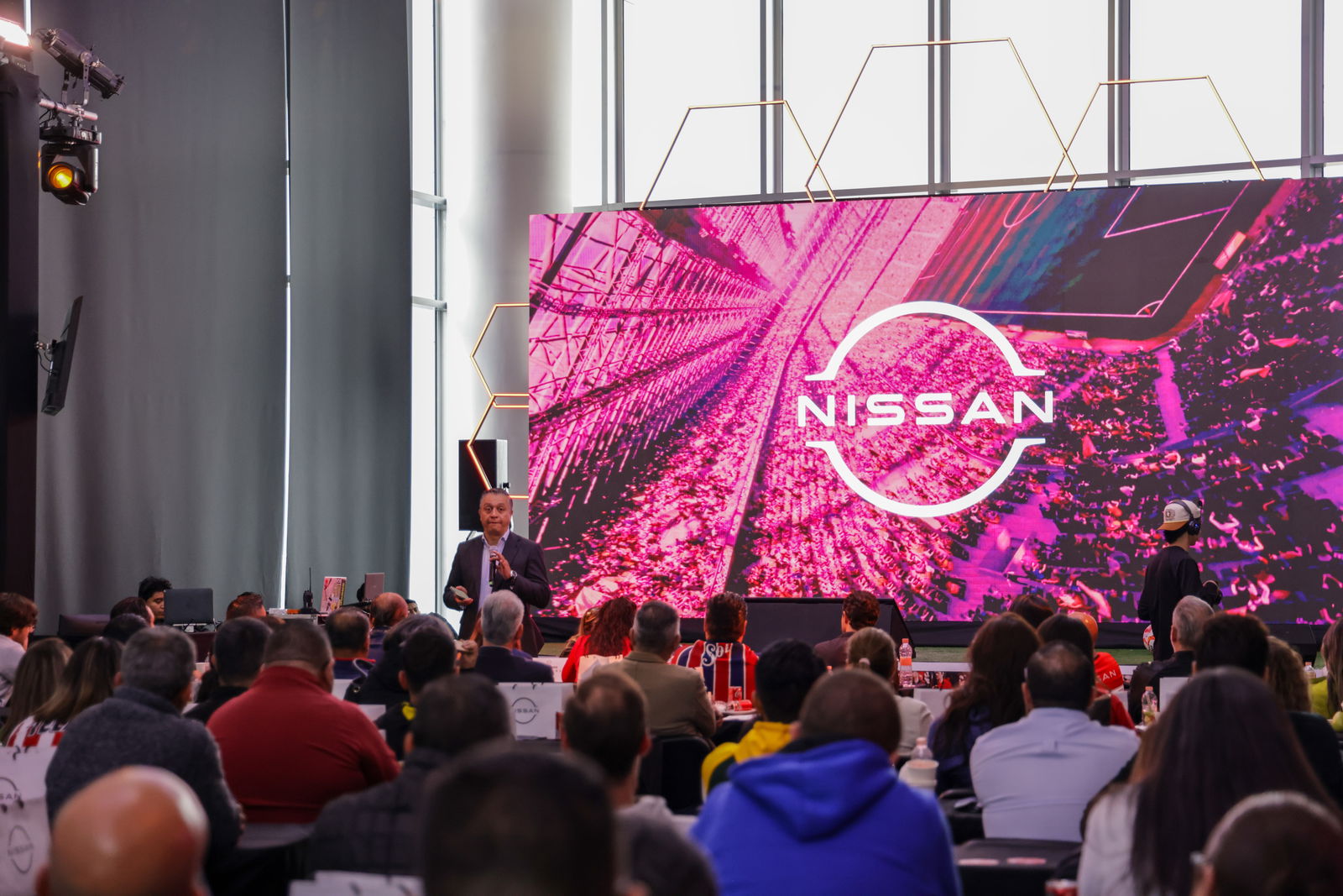 Nissan Gallery