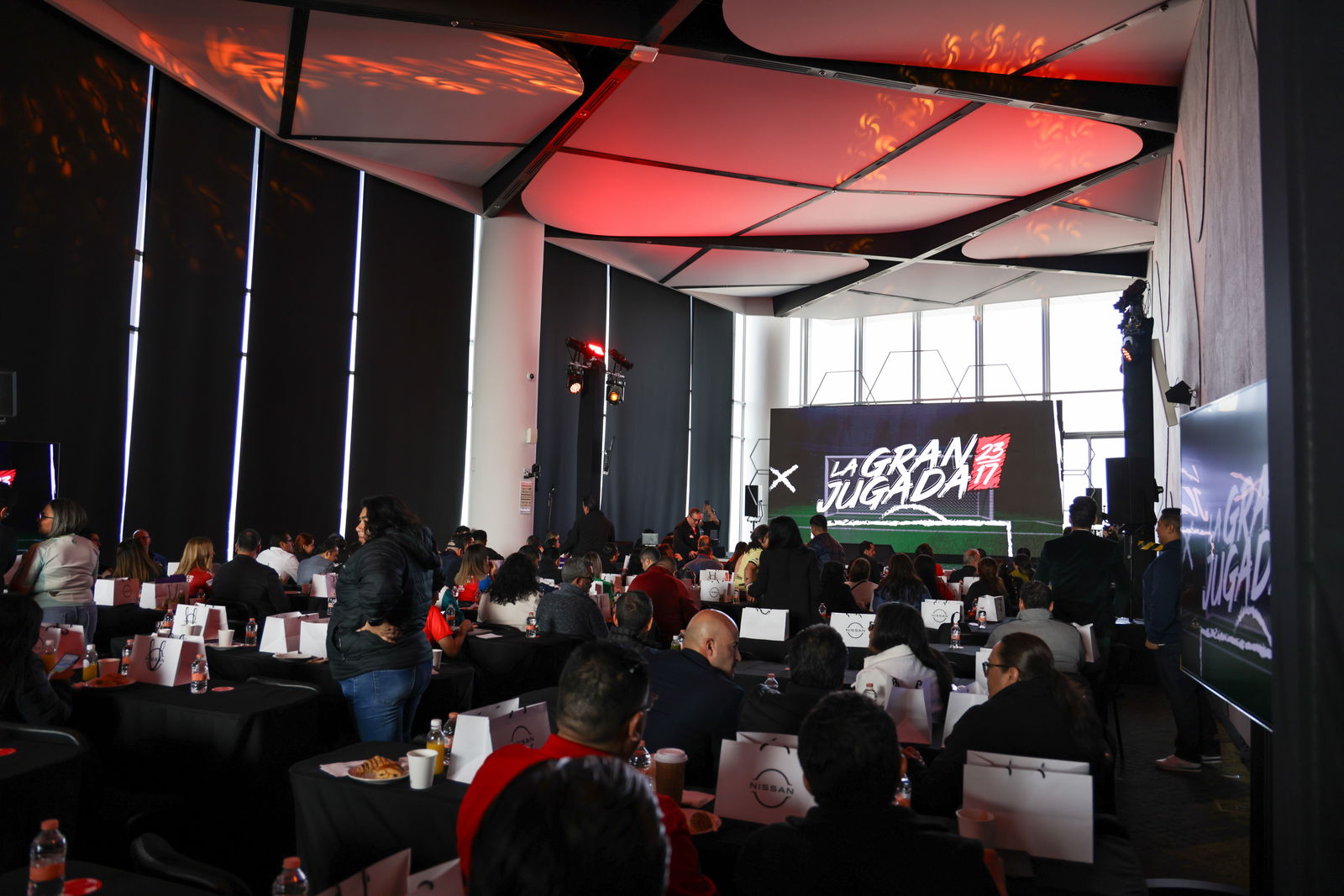 Nissan Gallery