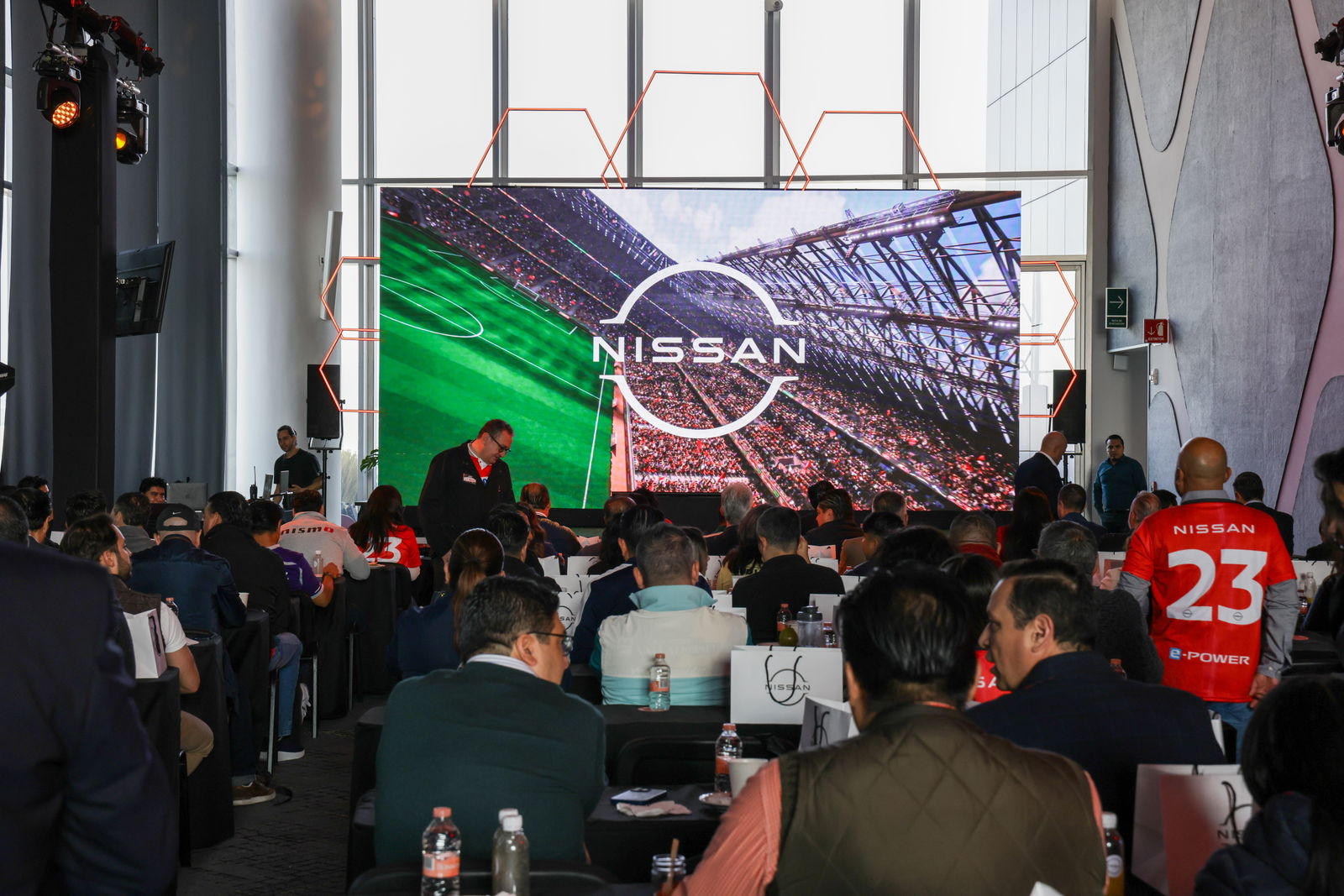 Nissan Gallery