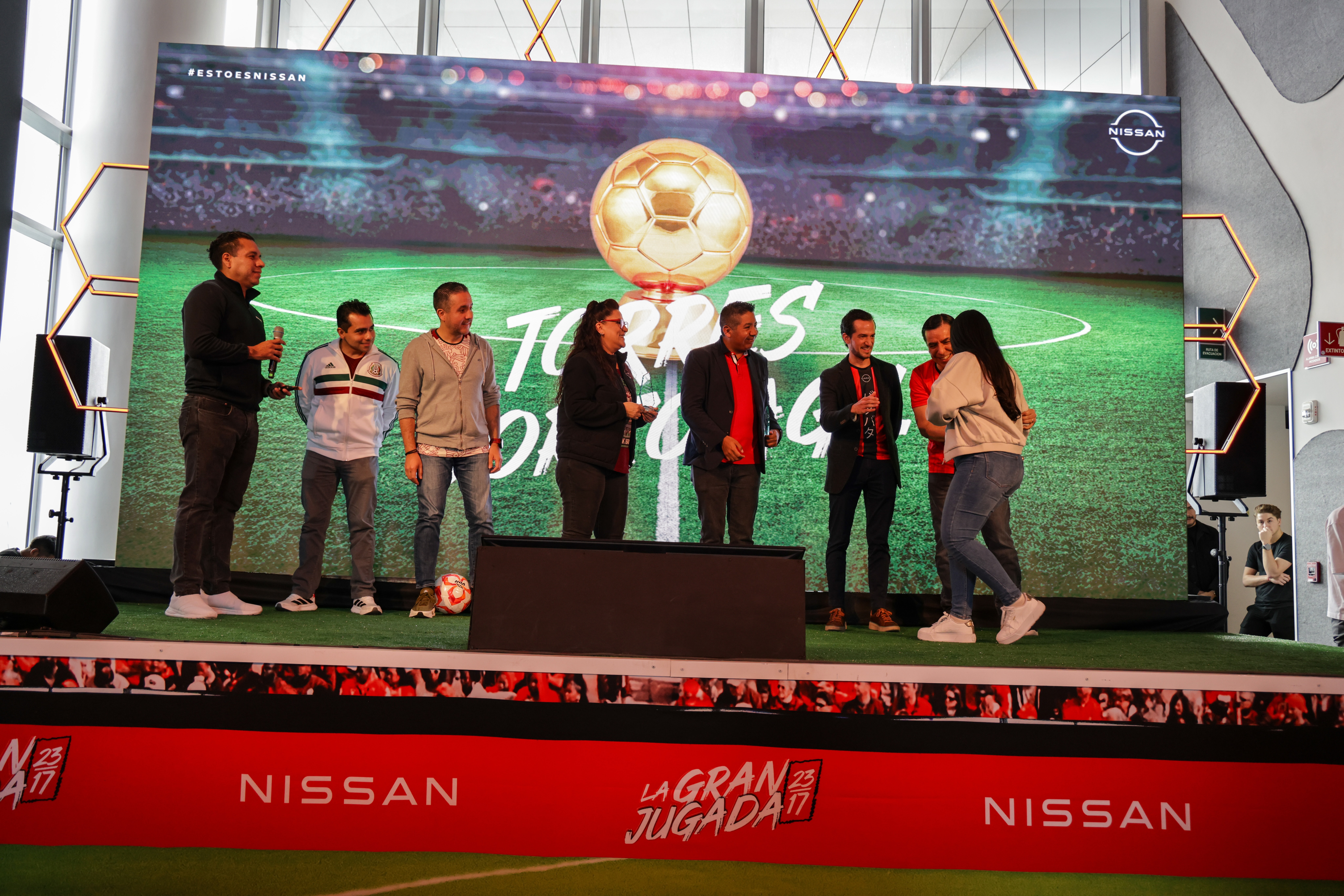 Nissan Gallery