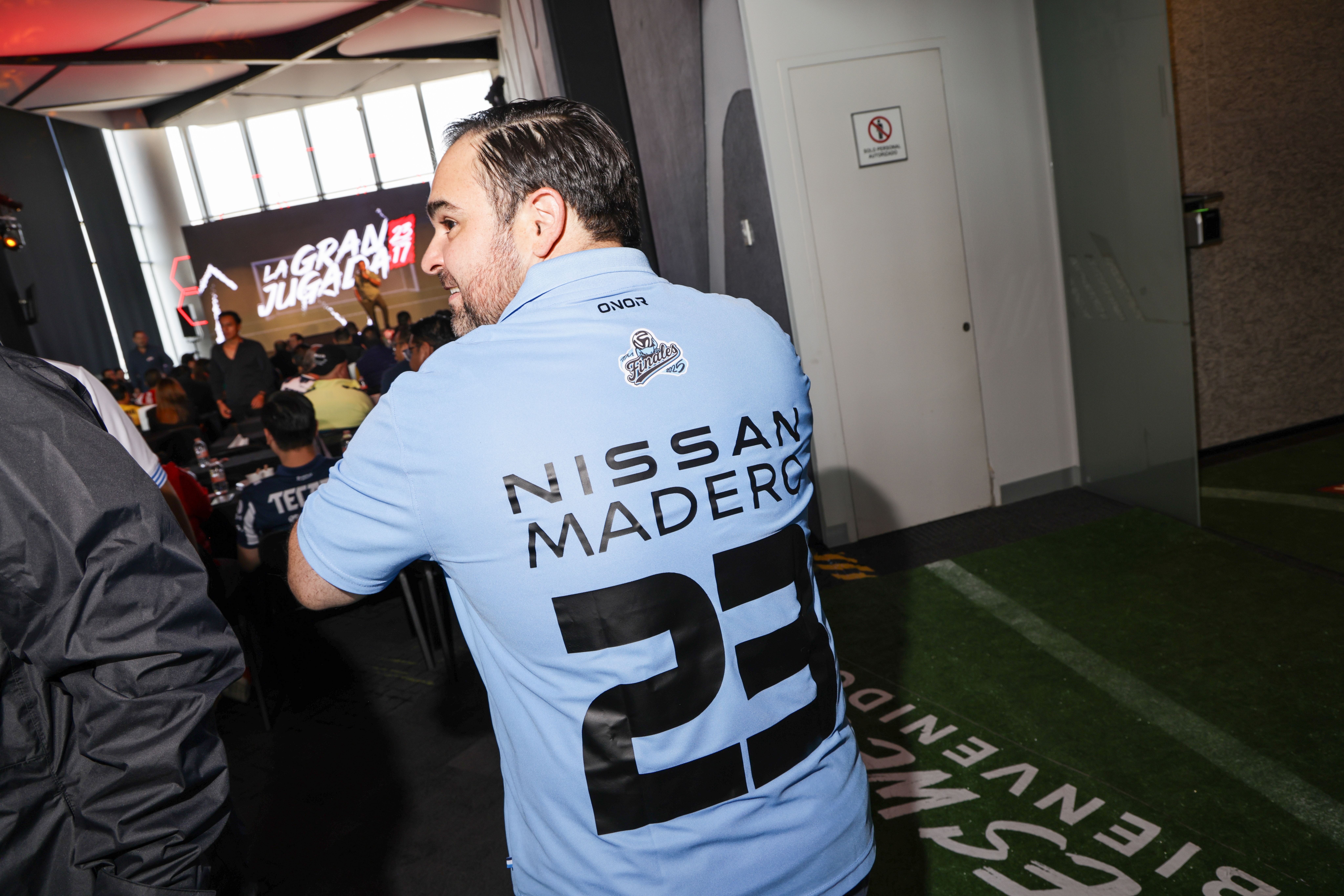 Nissan Gallery