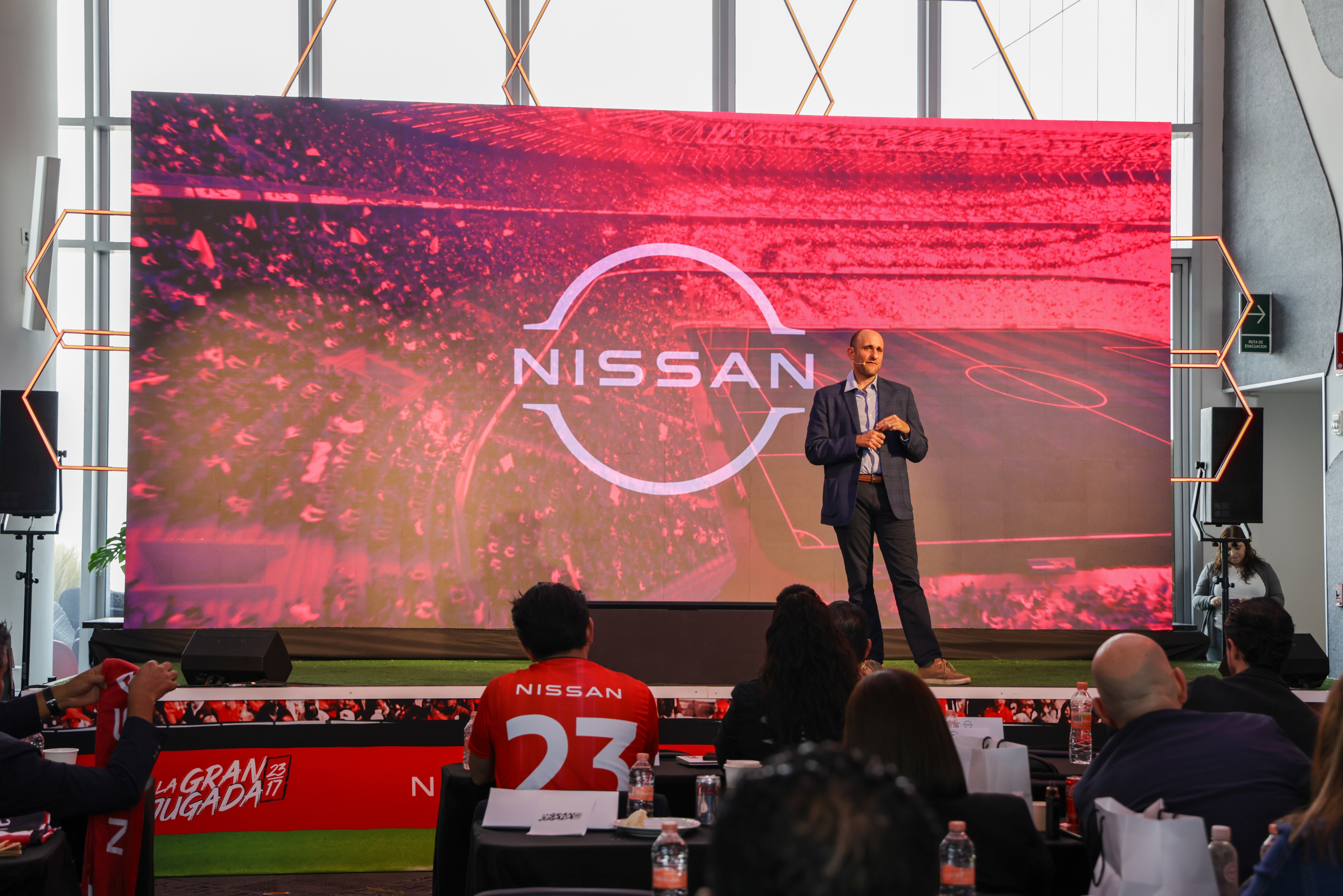 Nissan Gallery