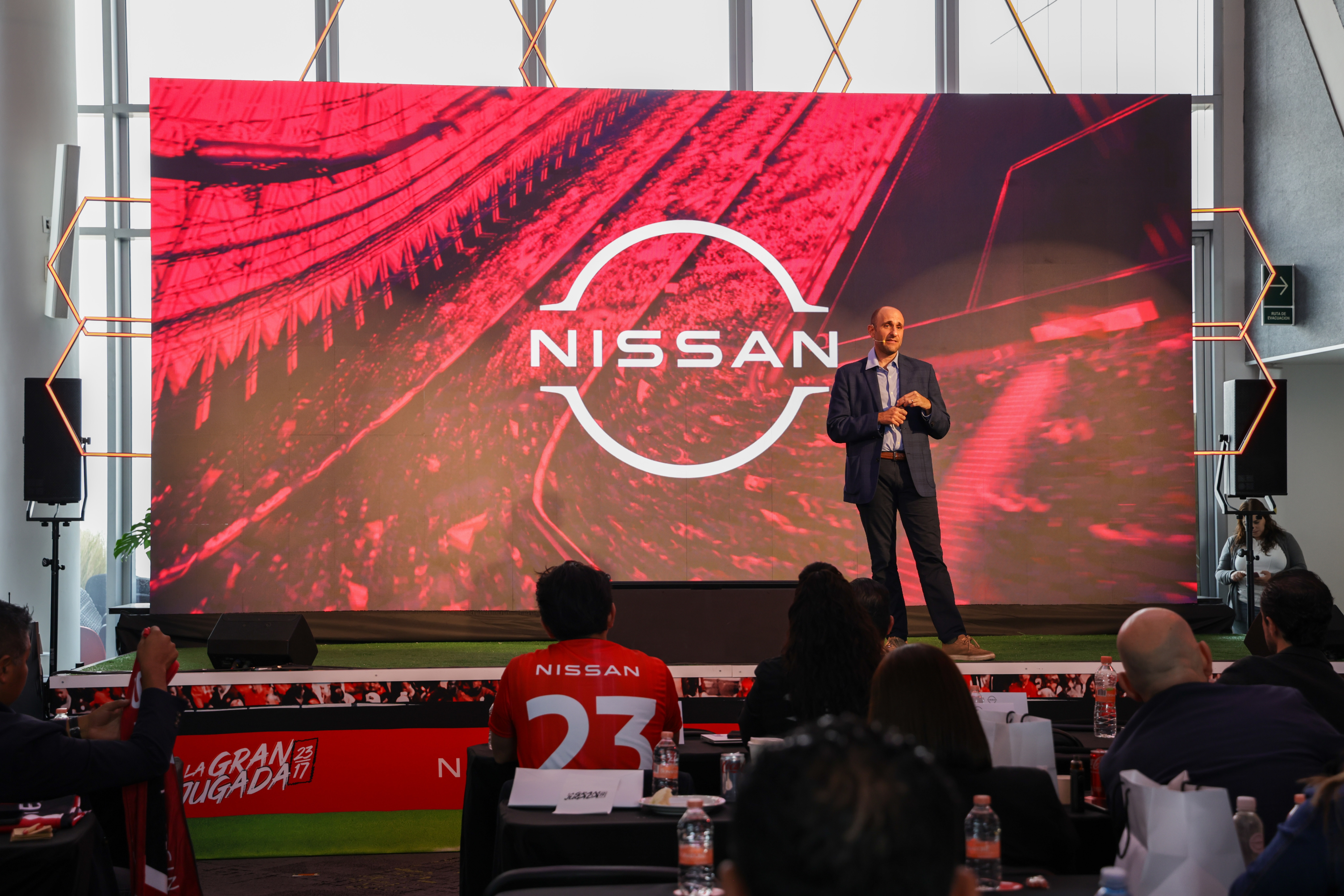Nissan Gallery