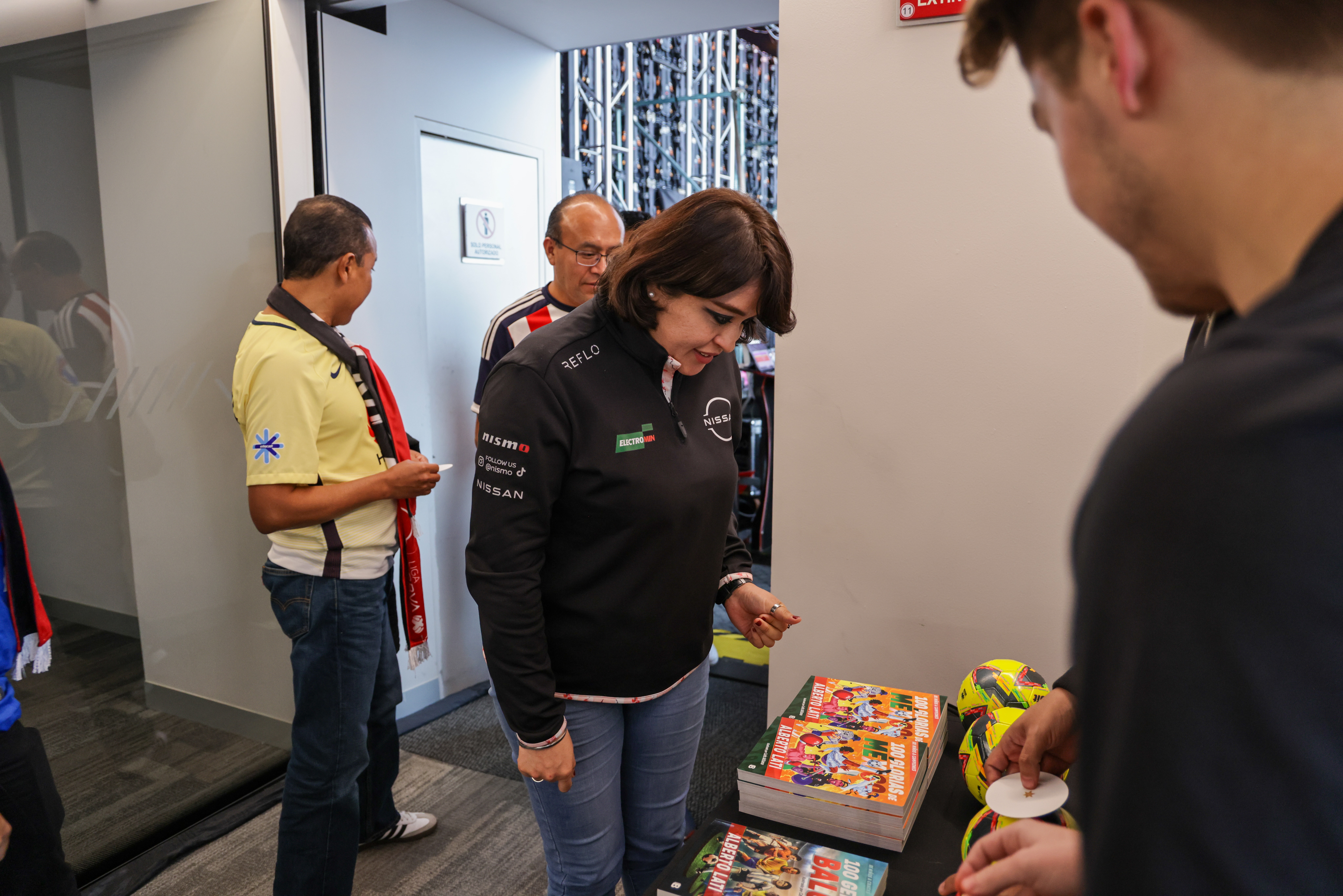 Nissan Gallery
