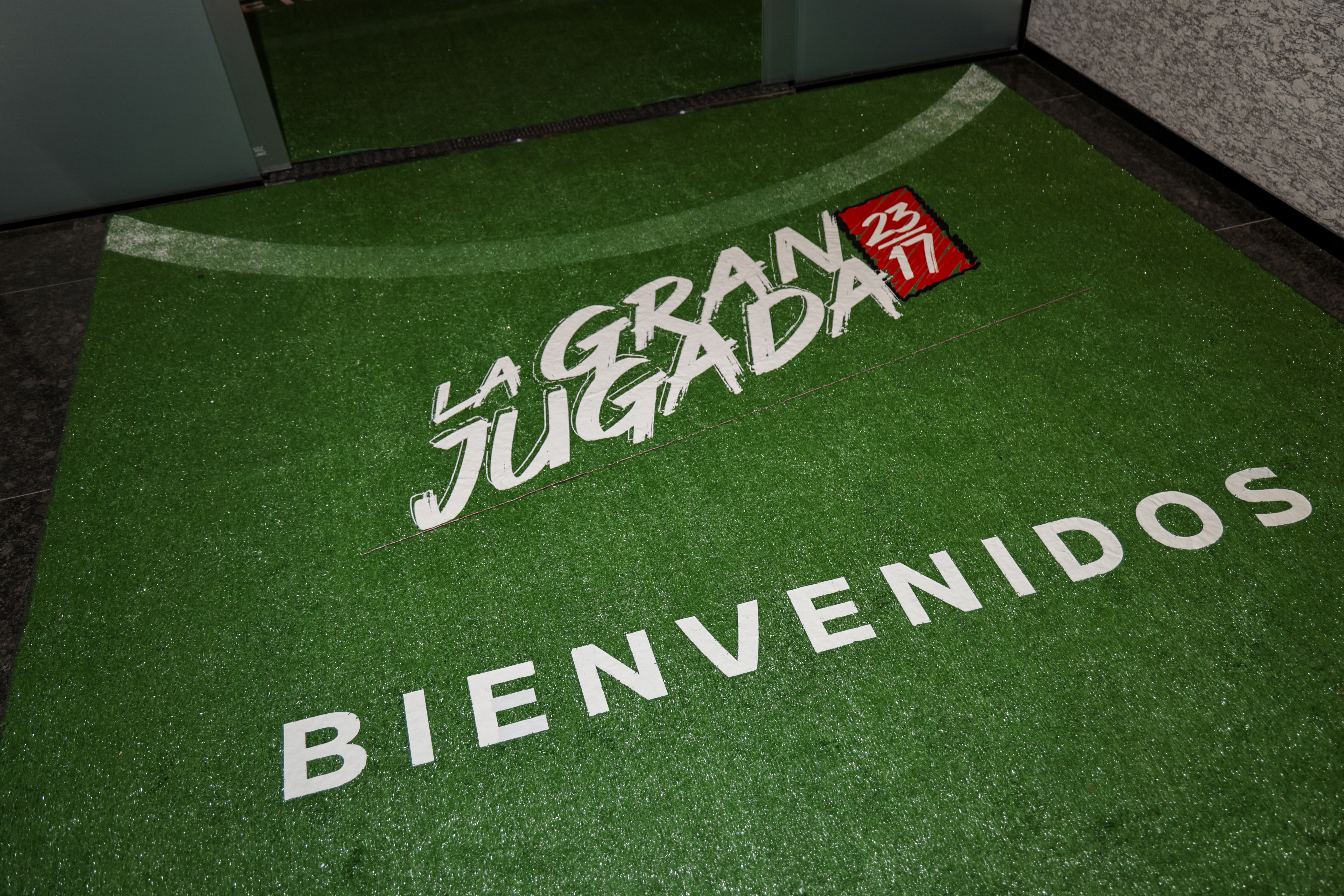Nissan Gallery