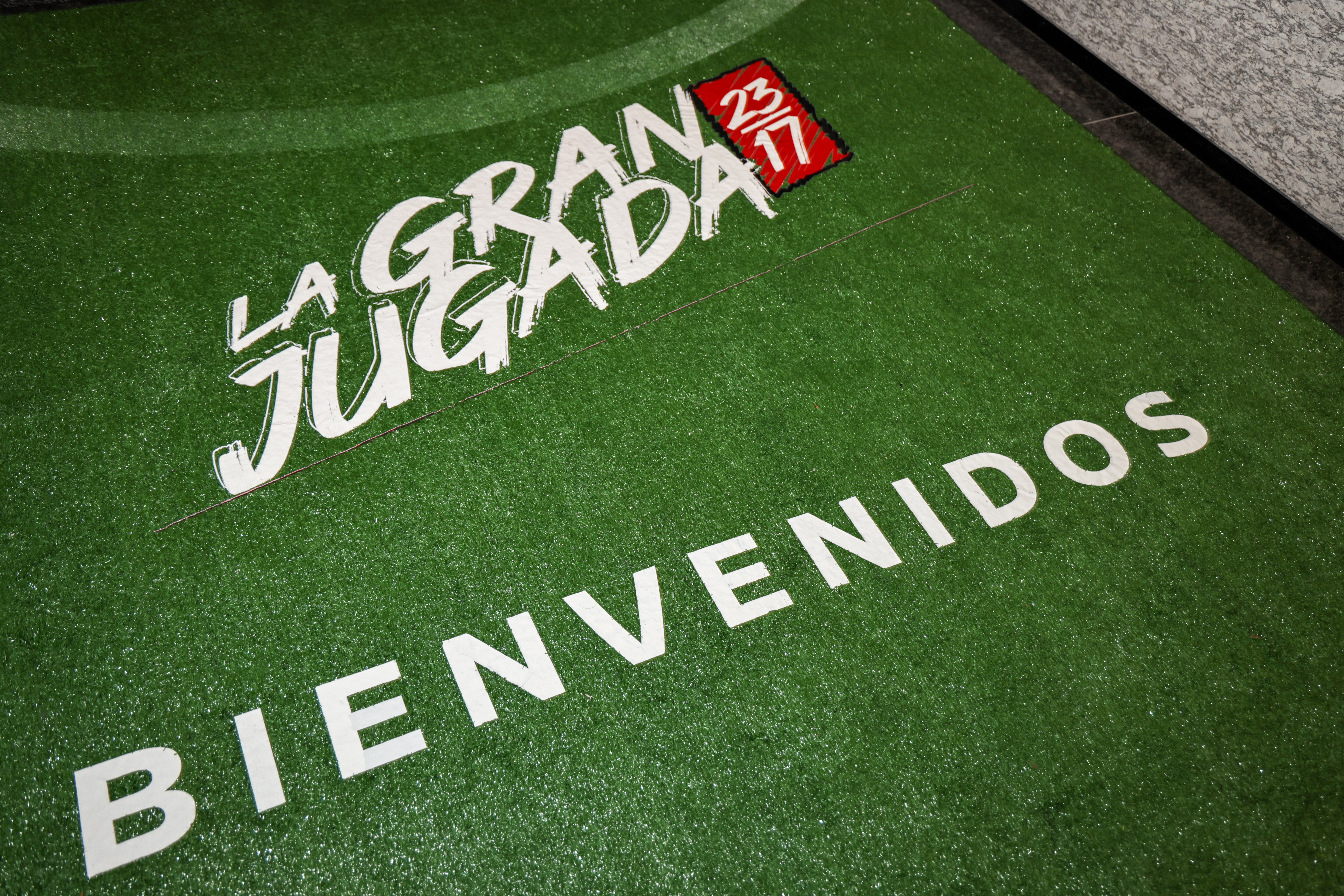 Nissan Gallery